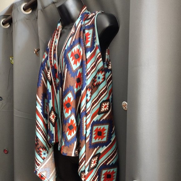 Ambience Apparel Sleeveless Poncho Top Size M - Picture 3 of 8